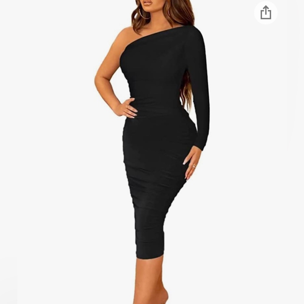One arm Long Sleeve Black Ruched Midi Dress